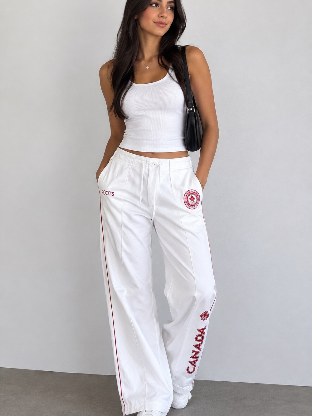 Roots Canadian Olympic Team Official Outfielder White Sweatpants Large⁠